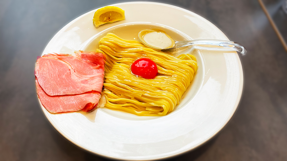 むかん横浜　牡蠣バターたまご麺